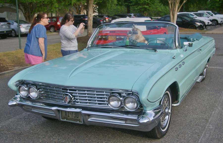 Hot-Rod & Muscle Car Night April 18